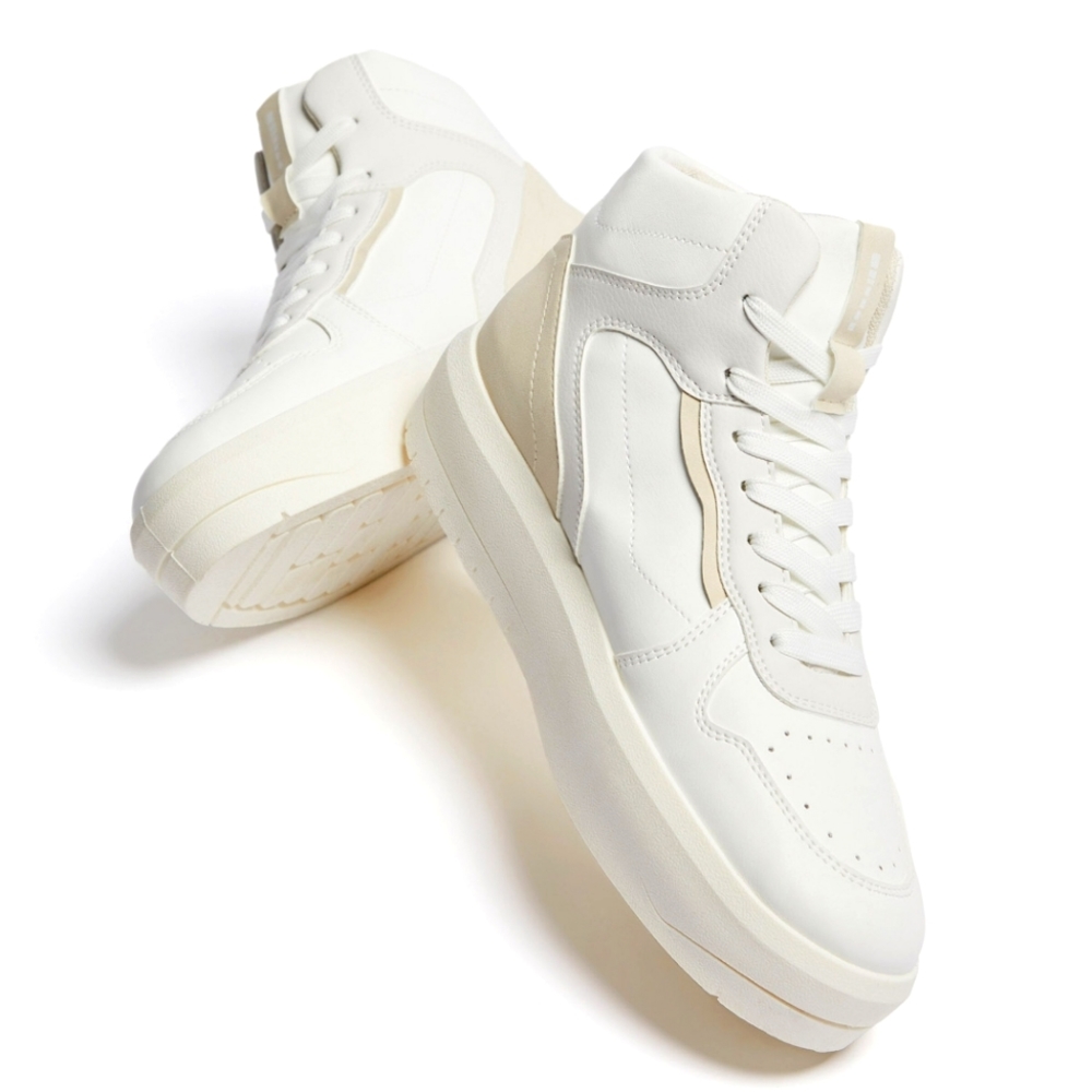 Bershka High Top Sneakers in White, Sz 7